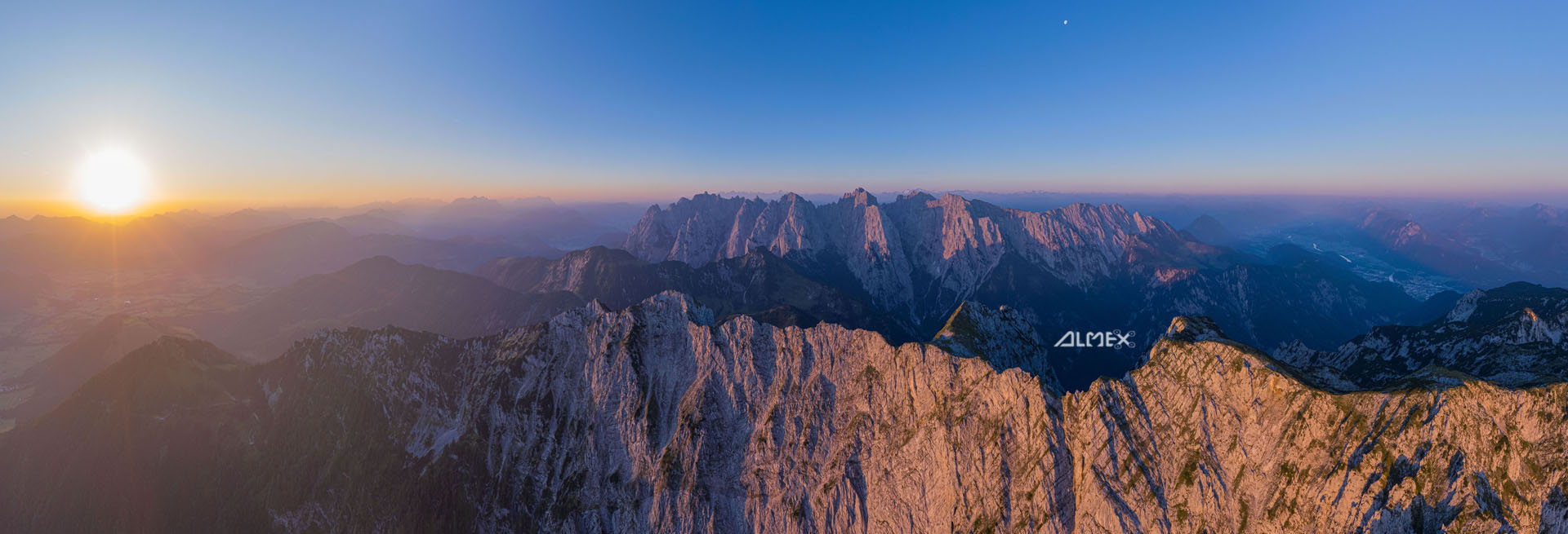 Sonnenaufgang über dem Kaisergebirge